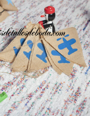 Guirnalda aviones azules decoración baby shower