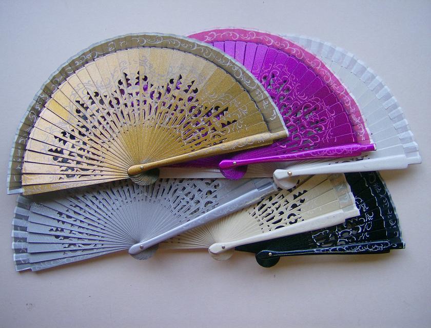 Abanico madera metalizado calado 19cm - Imagen 2