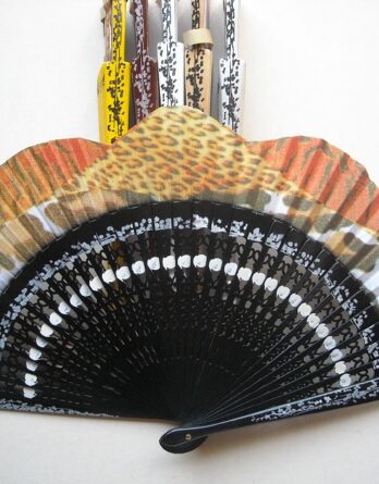 Abanico Pieles 23cm con brillo