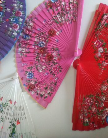 Lote 12 abanicos 23cm pintados surtidos